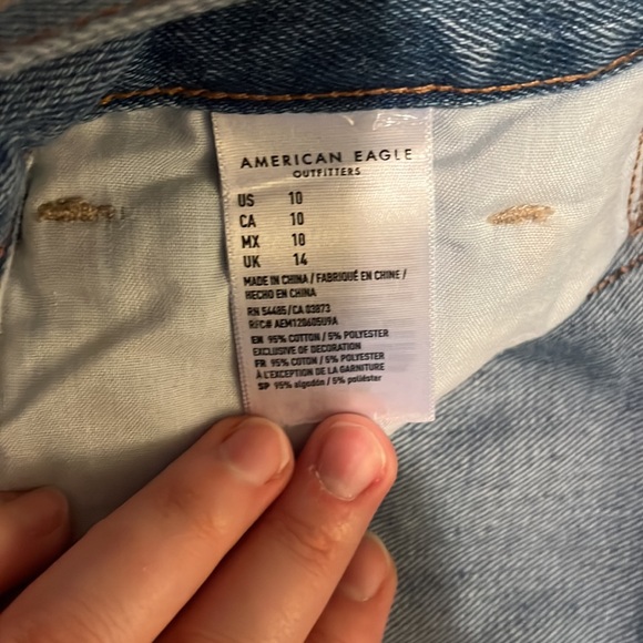 American Eagle Denim Mom Shorts with yellow flowers size 10 - Picture 5 of 5